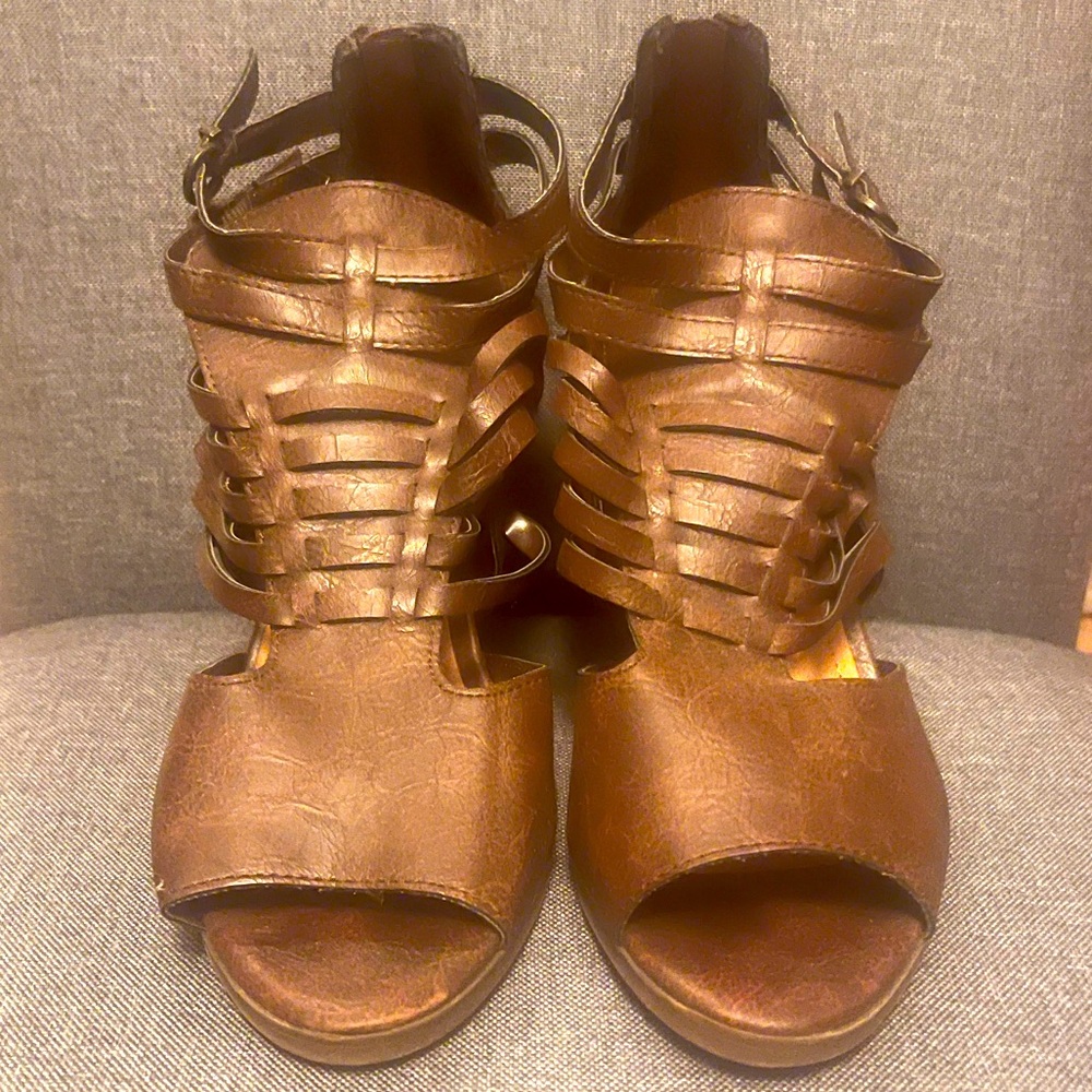 Brown leather cloudwalker heels